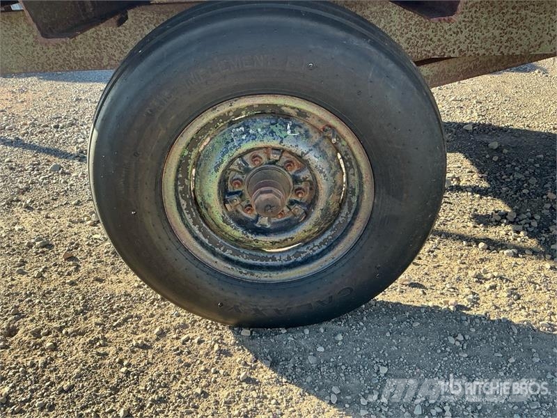 Sungro HM 13 ft T/A Tow behind Flatbed Trailer Prikolice za bale