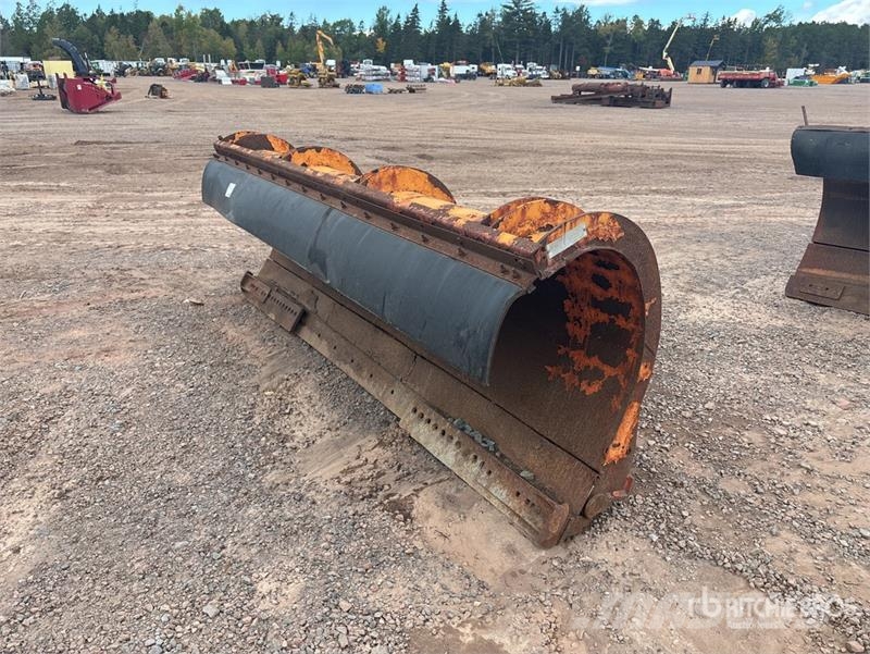  Tenco 10 ft 2 Way Snow Plow - Fits Truck حراثات ونصول الجليد