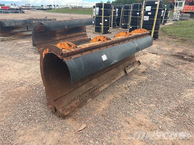  Tenco 10 ft 2 Way Snow Plow - Fits Truck حراثات ونصول الجليد