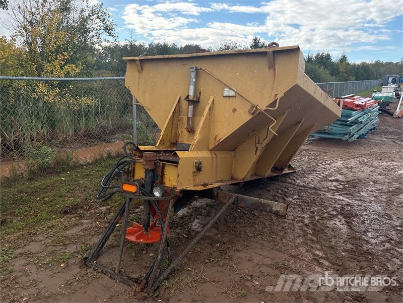 Tenco Hydraulic Slide in Salt Spreader - Fits Truc Esparcidoras de arena y sal