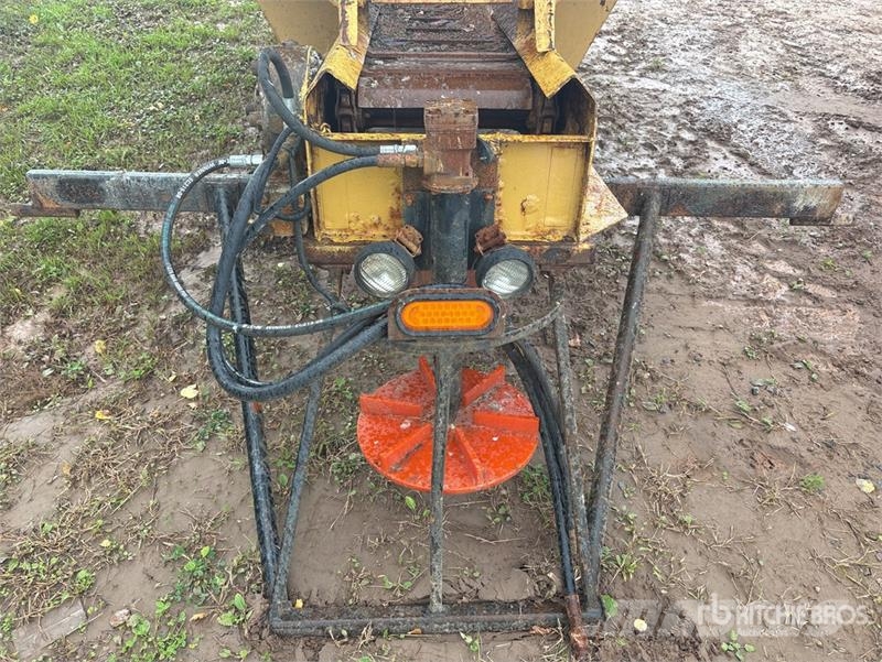  Tenco Hydraulic Slide in Salt Spreader - Fits Truc Esparcidoras de arena y sal