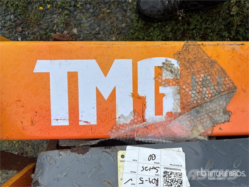 TMG 2 Post 10000 lb Vehicle Lift (Unused) Građevinarstvo – ostalo