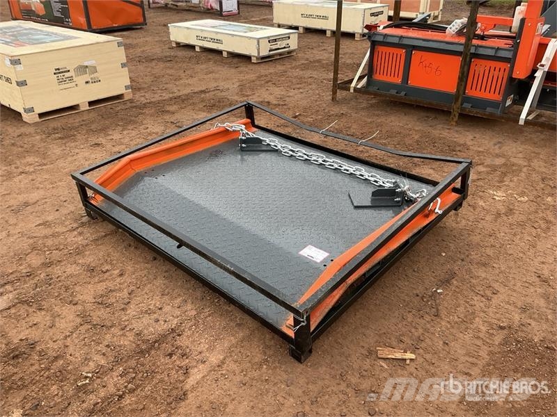 TMG FLR13 60 in x 48 in Forklift Ramp (Unused) مكونات أخرى