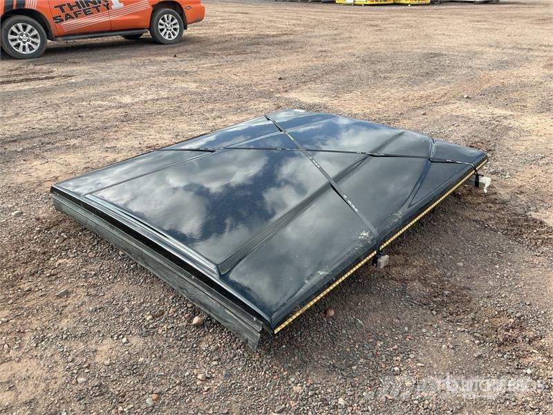  Tonneau Cover 5 ft 7 in x 6 ft 8 in Transports- Citi