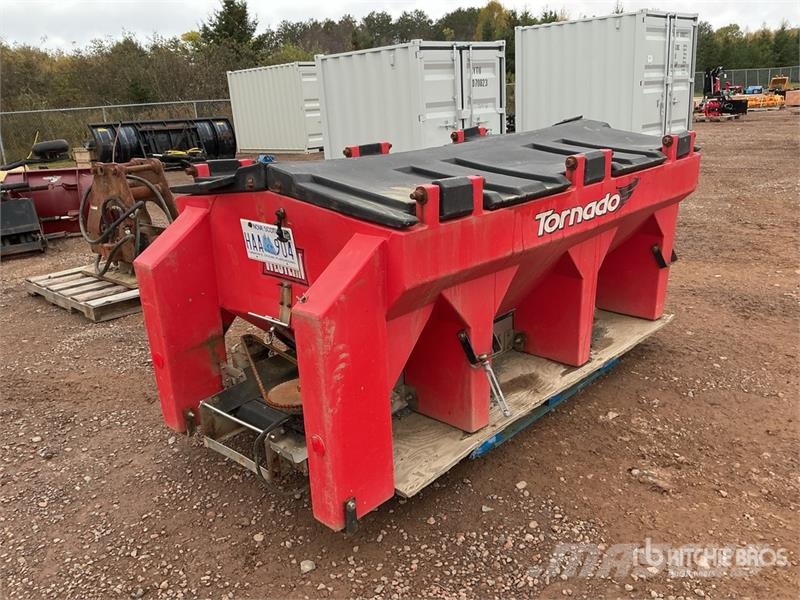 Tornado Salt Spreader - Fits Truck Hiekan- ja suolanlevittimet