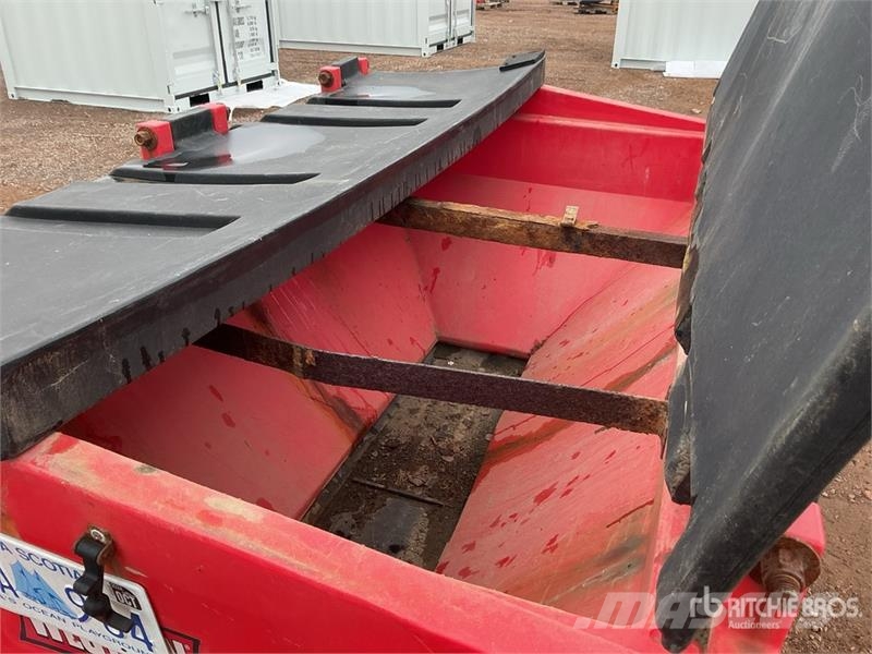 Tornado Salt Spreader - Fits Truck Hiekan- ja suolanlevittimet