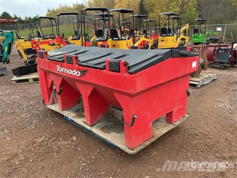Tornado Salt Spreader - Fits Truck Hiekan- ja suolanlevittimet