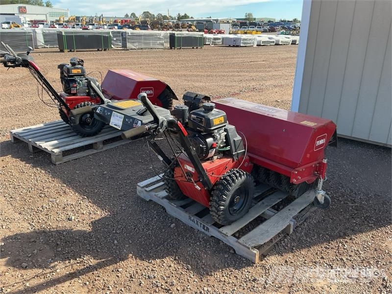 Toro 23741 Walk-Behind Power Broom Veegmachines