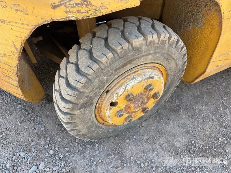 TOWMASTER Cushion Tire Forklift Muut haarukkatrukit