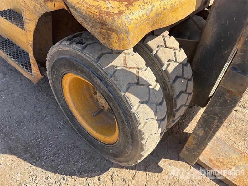 Towmotor Cushion Tire Forklift Targoncák-Egyéb