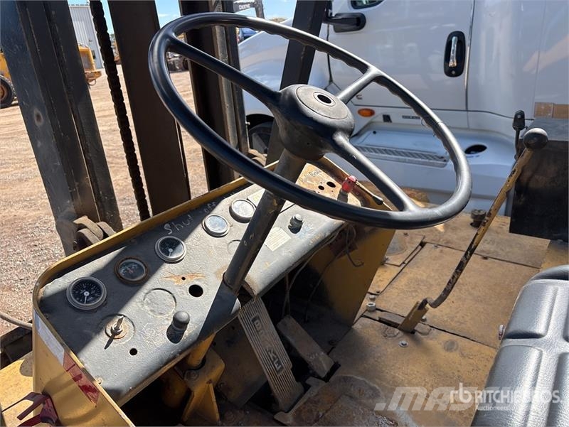Towmotor Cushion Tire Forklift Targoncák-Egyéb