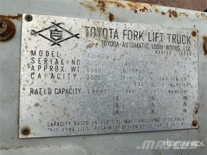Toyota 425FG15 3000 lb Pneumatic Tire Forklift Muut haarukkatrukit