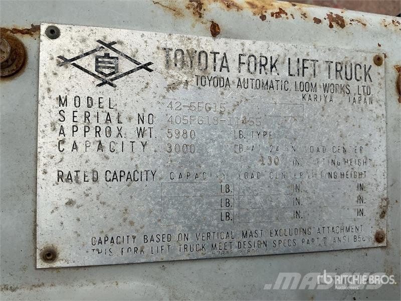Toyota 425FG15 3000 lb Pneumatic Tire Forklift Muut haarukkatrukit