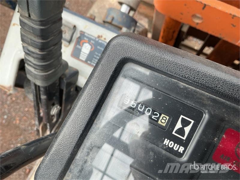 Toyota 425FG15 3000 lb Pneumatic Tire Forklift Muut haarukkatrukit