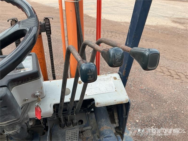 Toyota 425FG15 3000 lb Pneumatic Tire Forklift Muut haarukkatrukit
