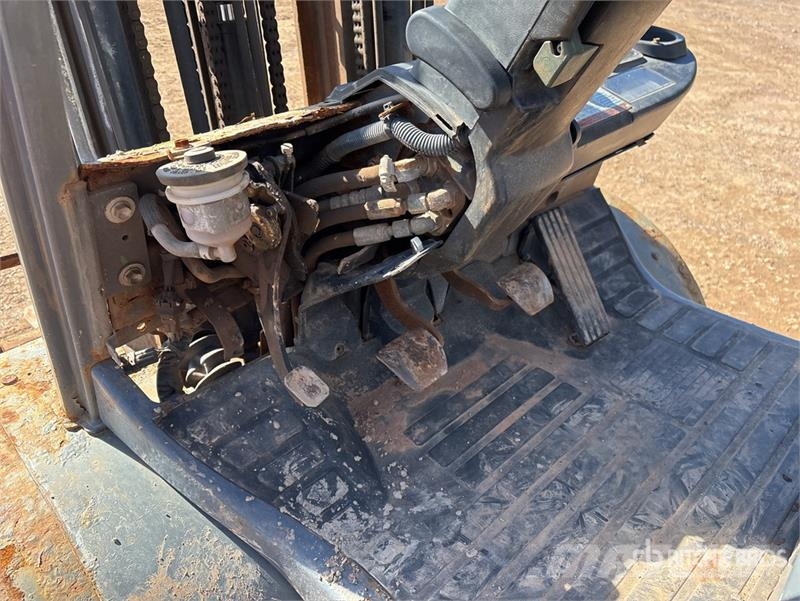 Toyota 8FGU25 4500 lb Forklift Montacargas - otros