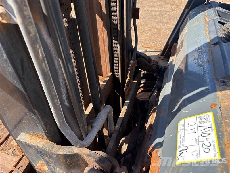 Toyota 8FGU25 4500 lb Forklift Montacargas - otros
