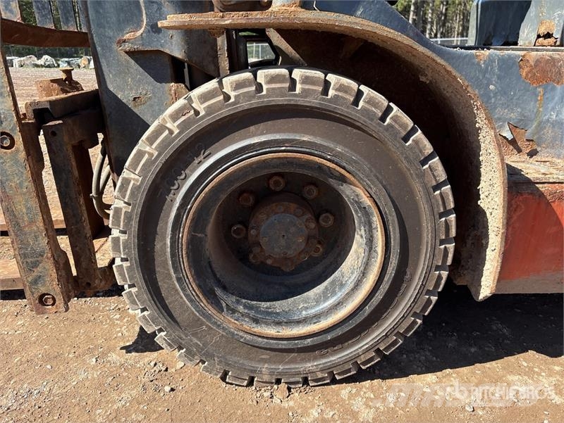 Toyota 8FGU25 4500 lb Forklift Montacargas - otros