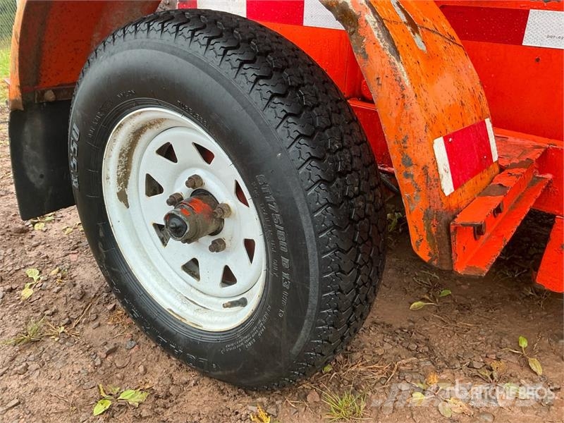 Trailer-Mounted Water Pump (Inoperable) مضخات المياه
