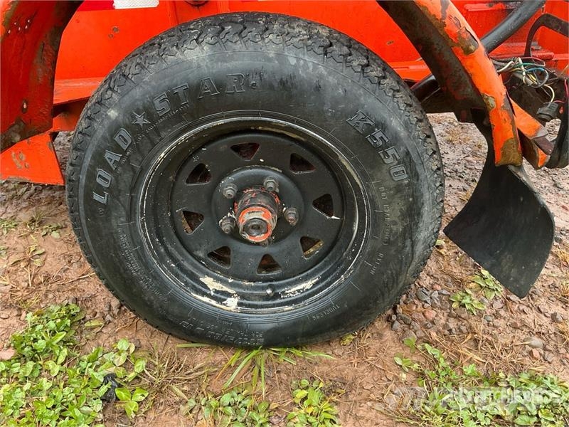 Trailer-Mounted Water Pump (Inoperable) مضخات المياه
