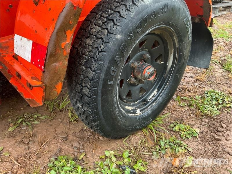 Trailer-Mounted Water Pump (Inoperable) مضخات المياه