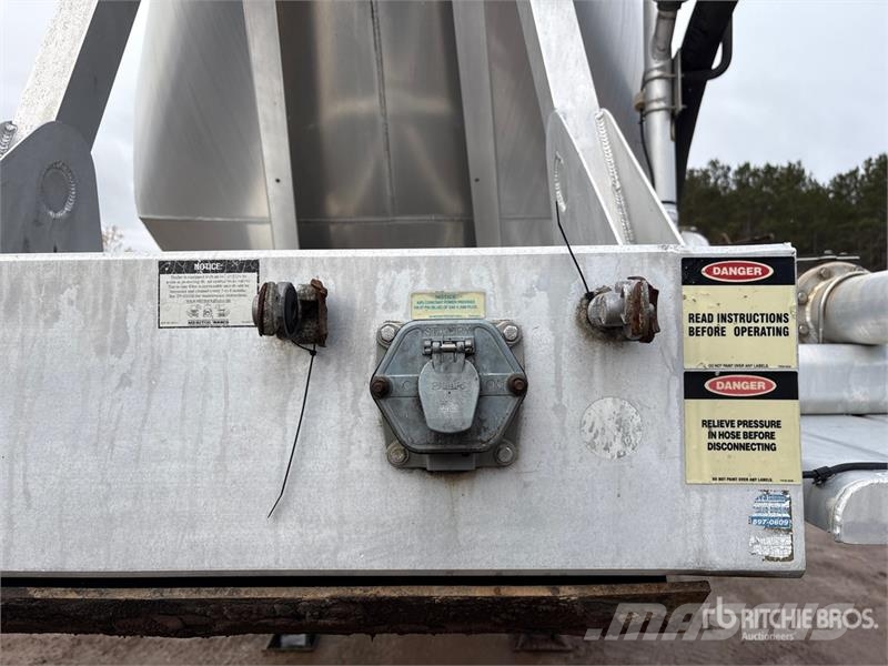 Tremcar 1100 cft Tri/A Lead Pneumatic Bulk Trailer Прочие прицепы