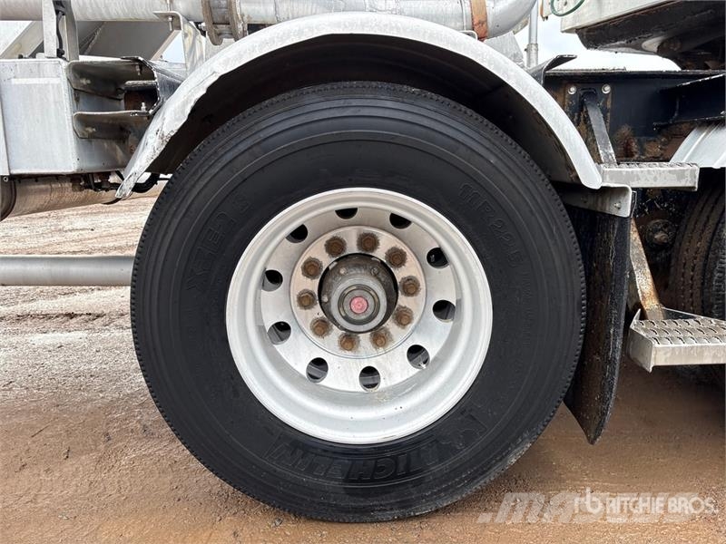 Tremcar 1100 cft Tri/A Lead Pneumatic Bulk Trailer Прочие прицепы