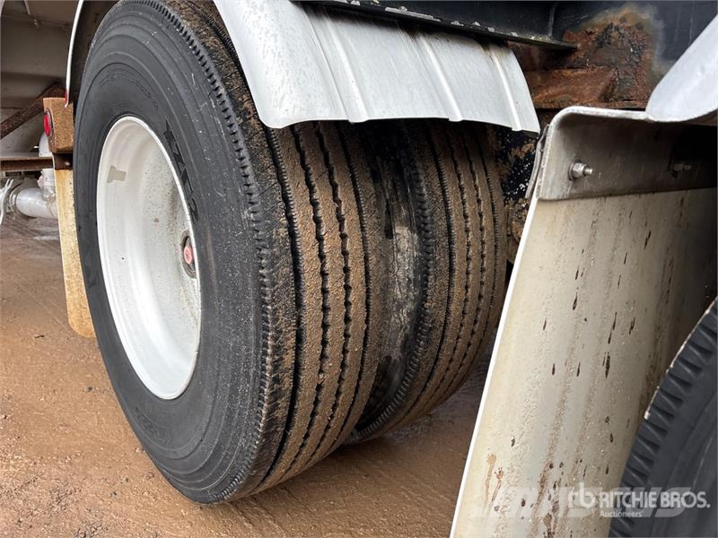 Tremcar 1100 cft Tri/A Lead Pneumatic Bulk Trailer Прочие прицепы