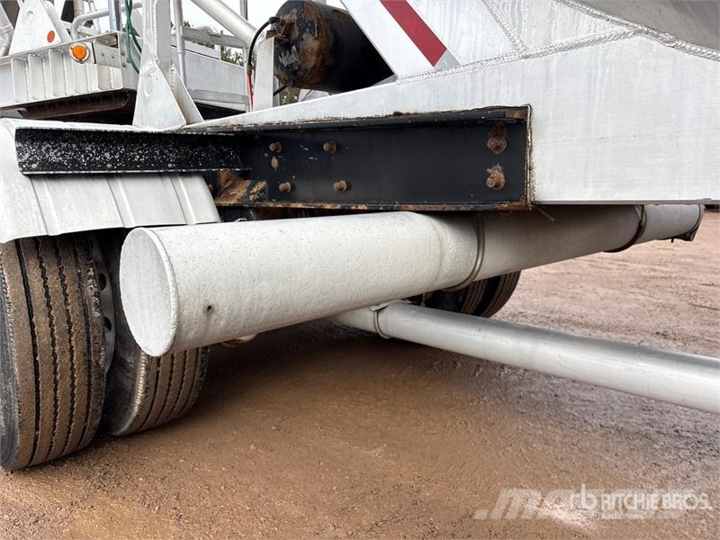 Tremcar 1100 cft Tri/A Lead Pneumatic Bulk Trailer Прочие прицепы