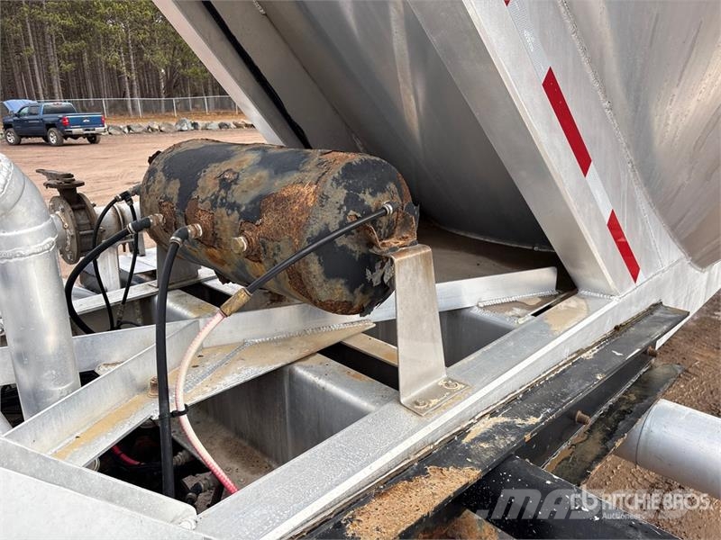 Tremcar 1100 cft Tri/A Lead Pneumatic Bulk Trailer Прочие прицепы
