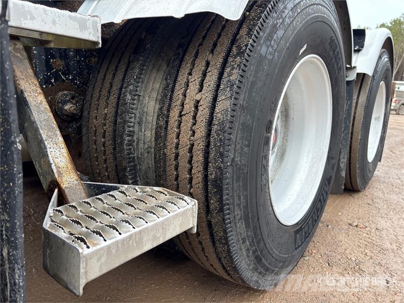 Tremcar 1100 cft Tri/A Lead Pneumatic Bulk Trailer Прочие прицепы