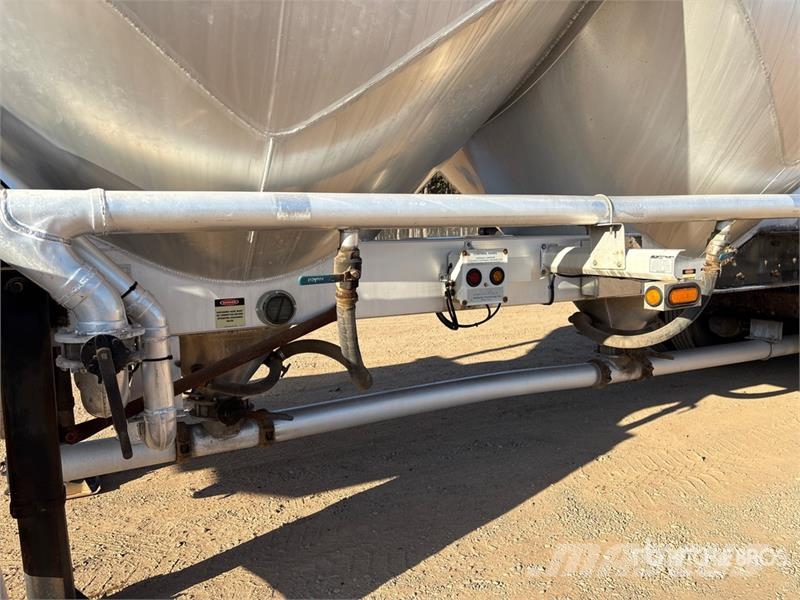 Tremcar 1100 cft Tri/A Lead Tanker Trailer Tanker trailers