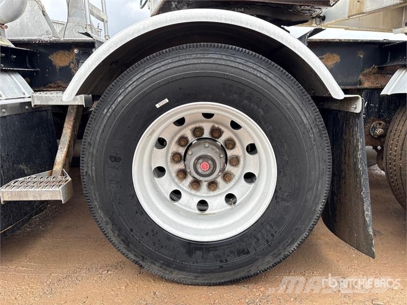 Tremcar 1100 cft Tri/A Lead Pneumatic Bulk Trailer Прочие прицепы