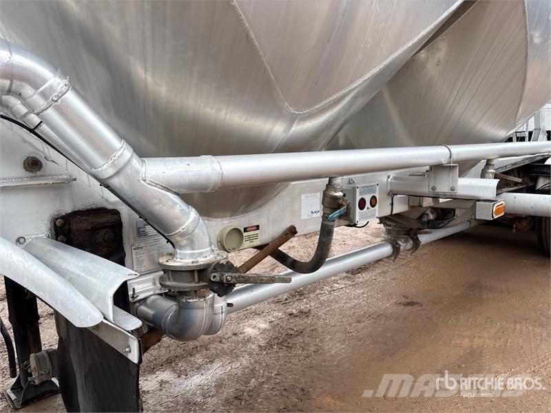 Tremcar 1100 cft Tri/A Lead Pneumatic Bulk Trailer Прочие прицепы