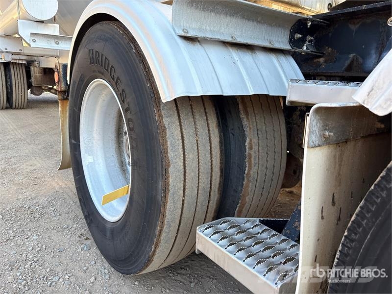 Tremcar 1100 cft Tri/A Lead Tanker Trailer Tanker trailers