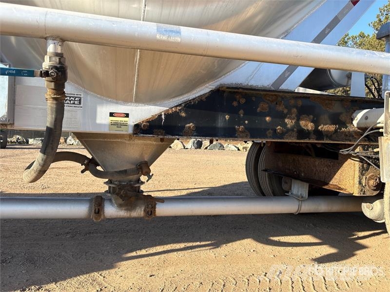 Tremcar 1100 cft Tri/A Lead Tanker Trailer Tanker trailers