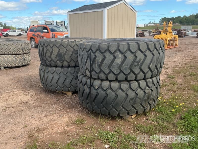 Triangle of (4) Triangle TB517 23.5R25 Loader Tires Renkaat ja vanteet