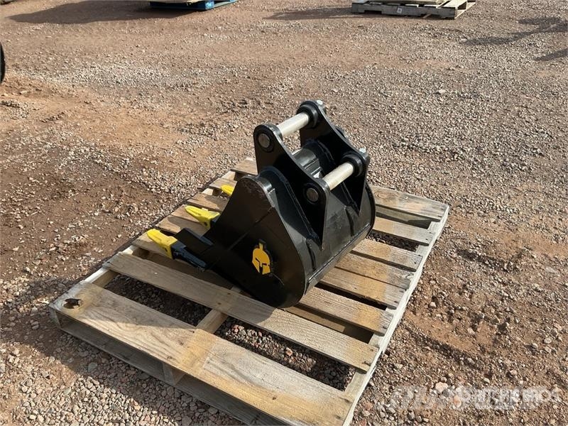 Trojan 18 in Digging Excavator Bucket - Fits 40 mm Cat 30 Kašike / Korpe