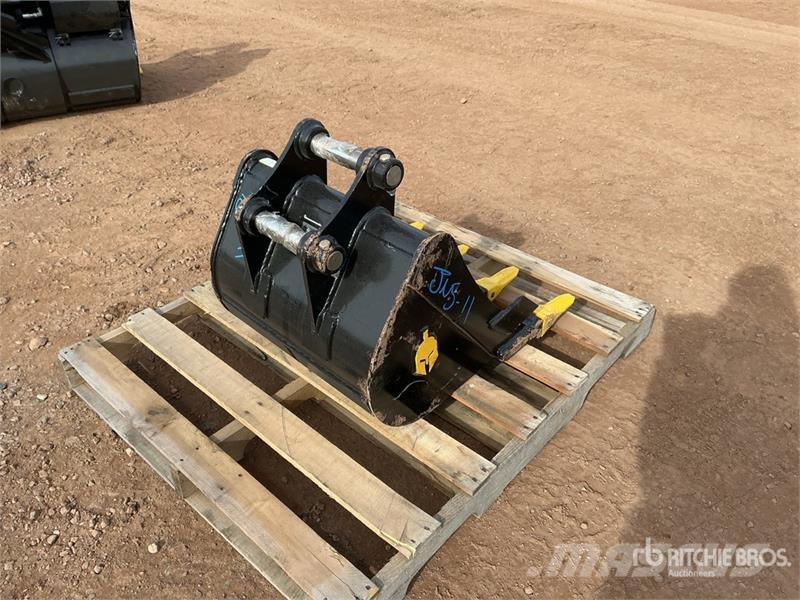 Trojan 24 in Digging Excavator Bucket - Fits 45 mm Cat 30 Kašike / Korpe