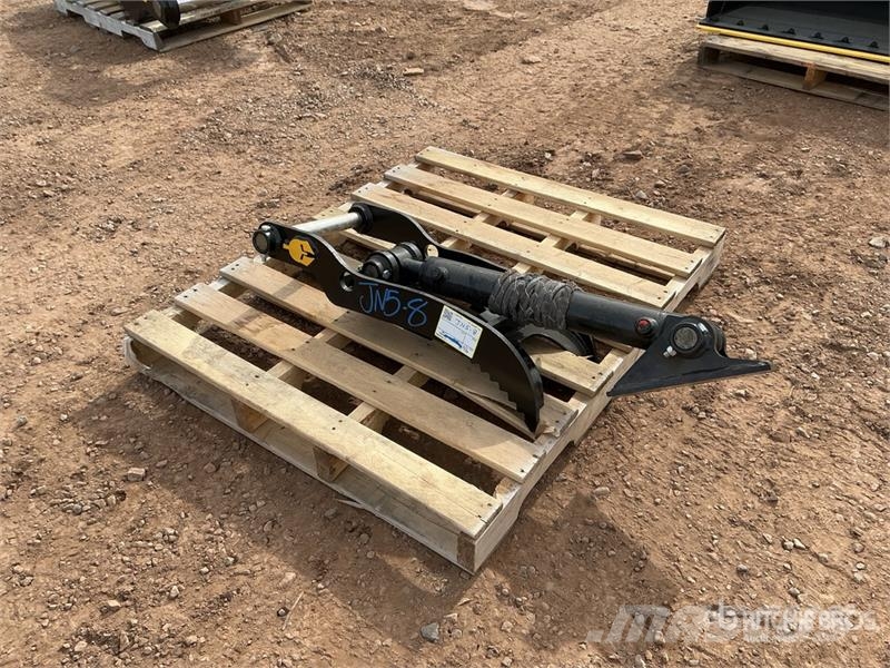 Trojan 30 in Hydraulic Excavator Thumb - Fits Cat 303, 30 Kanalak