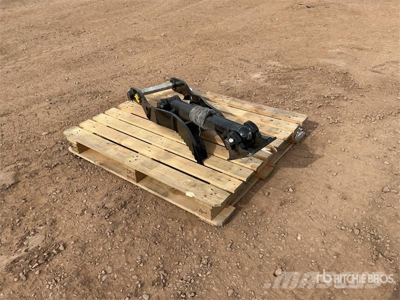 Trojan 36 in Hydraulic Excavator Thumb - Fits Cat 305, 30 Kašike / Korpe