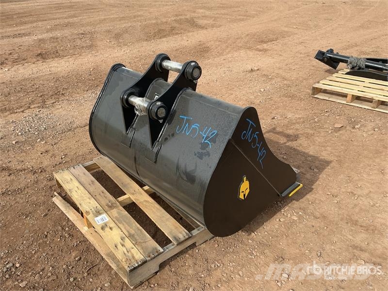 Trojan 42 in Cleanup Excavator Bucket - Fits 80 mm Cat 32 Kanalak