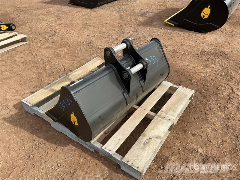 Trojan 42 in Cleanup Excavator Bucket - Fits 65 mm Cat 31 Kanalak