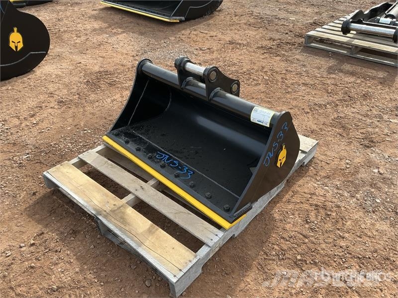 Trojan 42 in Cleanup Excavator Bucket - Fits 65 mm Cat 31 Kanalak