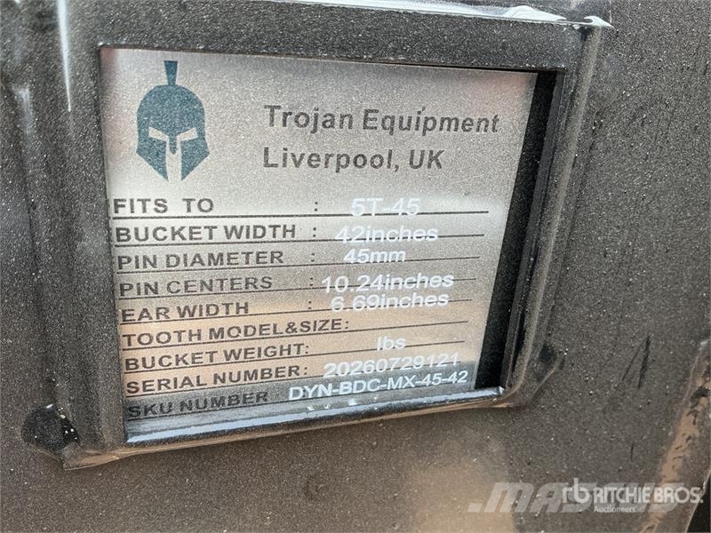 Trojan 42 in Cleanup Excavator Bucket - Fits 80 mm Cat 32 Kanalak