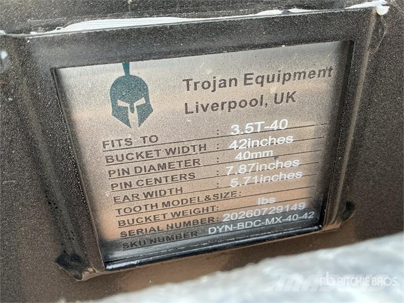 Trojan 42 in Cleanup Excavator Bucket - Fits 65 mm Cat 31 Kanalak