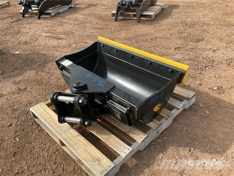 Trojan 42 in Hydraulic Tilting Excavator Bucket - Fits Ca Kanalak