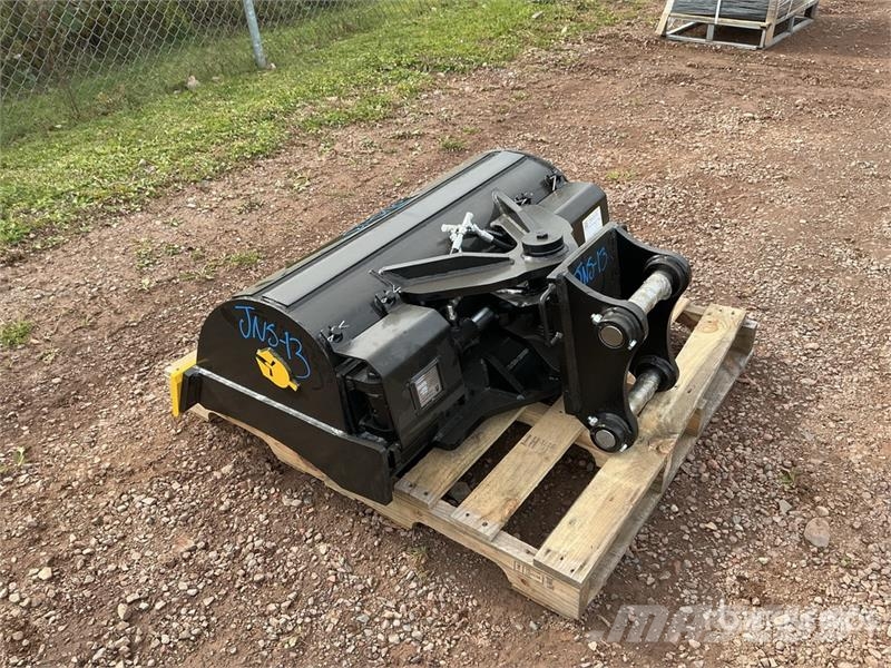 Trojan 42 in Hydraulic Tilting Excavator Bucket - Fits 45 Kašike / Korpe