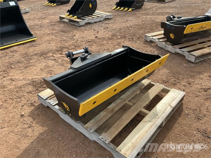 Trojan 42 in Hydraulic Tilting Excavator Bucket - Fits 30 Kašike / Korpe