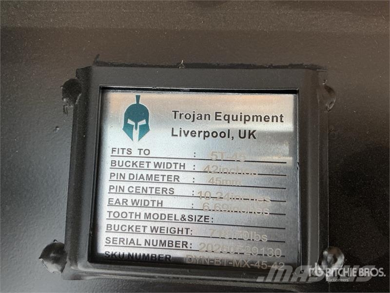 Trojan 42 in Hydraulic Tilting Excavator Bucket - Fits 45 Kašike / Korpe